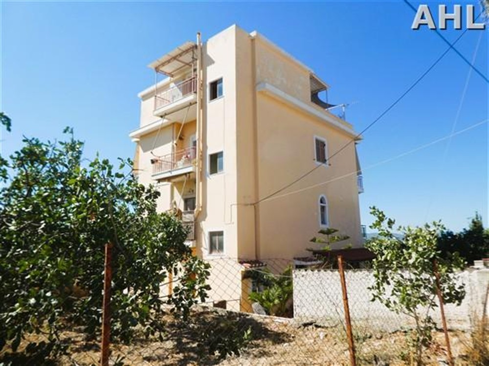 First floor apartment, close to Aegina town - Property Aegina